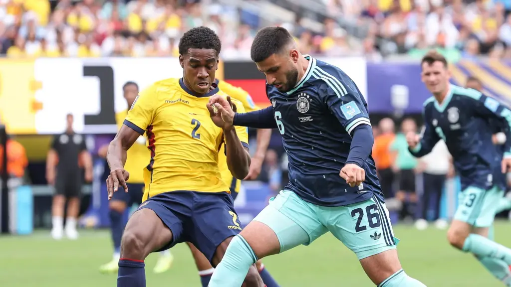 Ecuador advances to World Cup knockout rounds, beats Germany 2-1