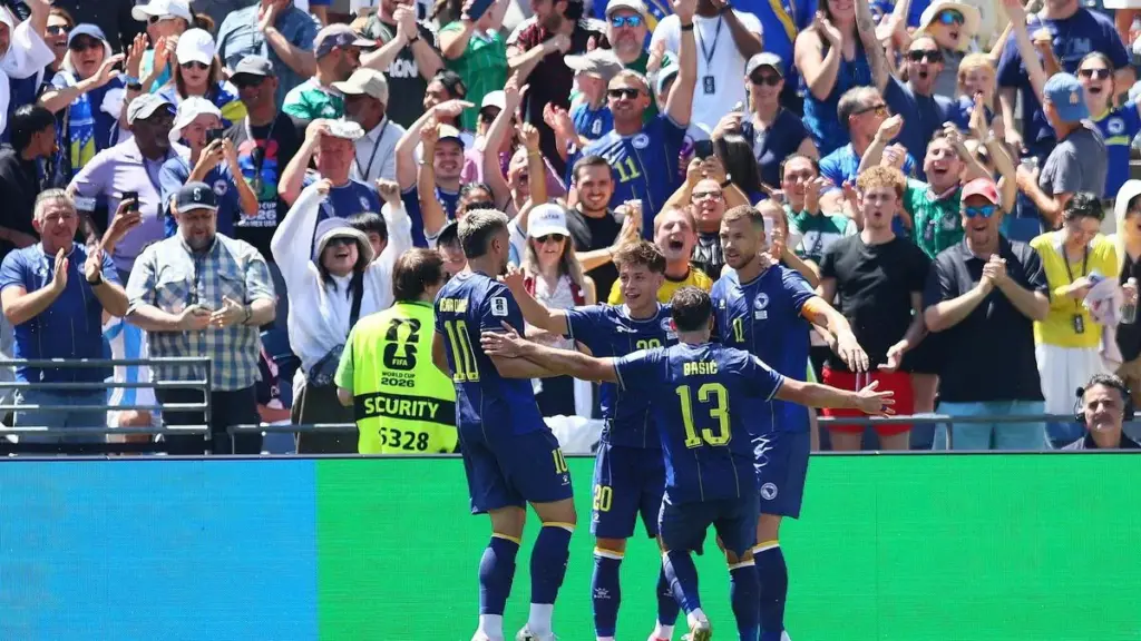 Bosnia and Herzegovina on verge of knockout stage after seeing off Qatar