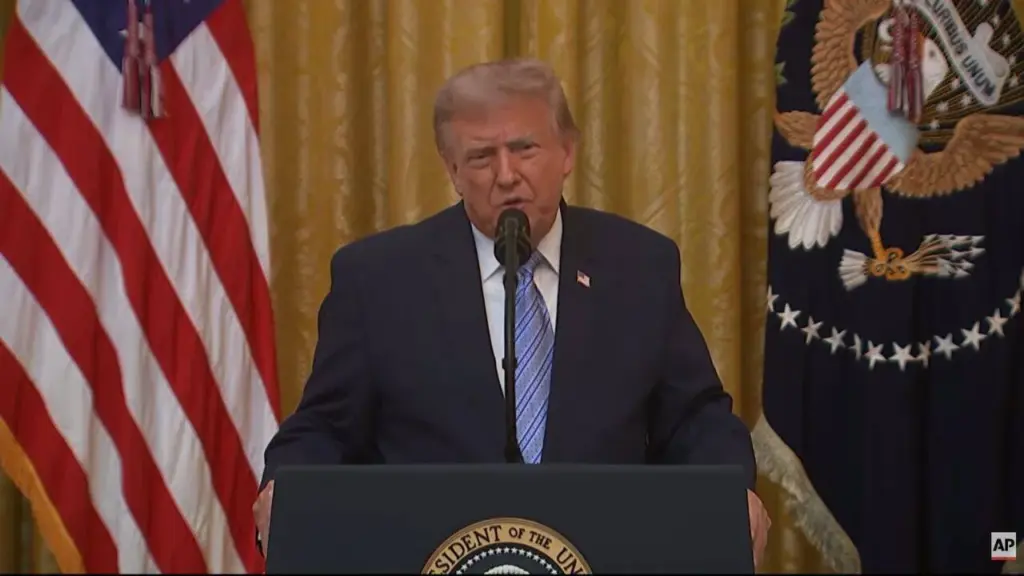 Trump celebrates the World Cup as a US victory as he prepares to present trophy to the winning team - AP News