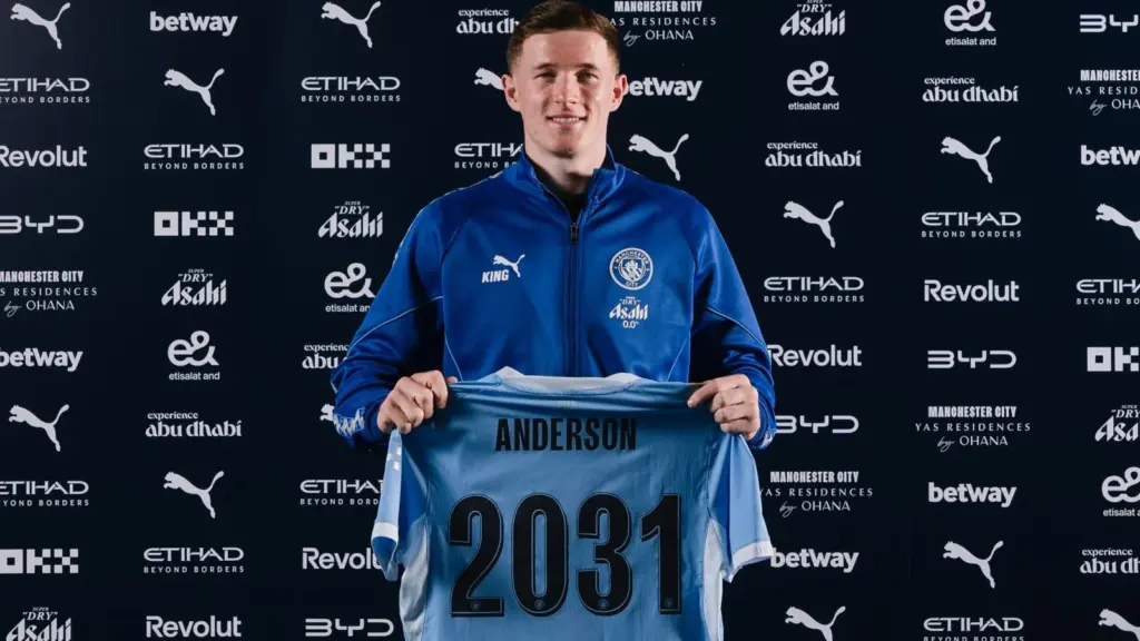 Elliot Anderson: New Man City signing sends Man Utd message after completing £116m move from Nottingham Forest